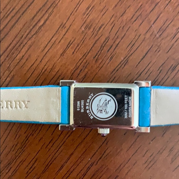 Burberry Watch: AUTHENTIC like new condition - Picture 4 of 8